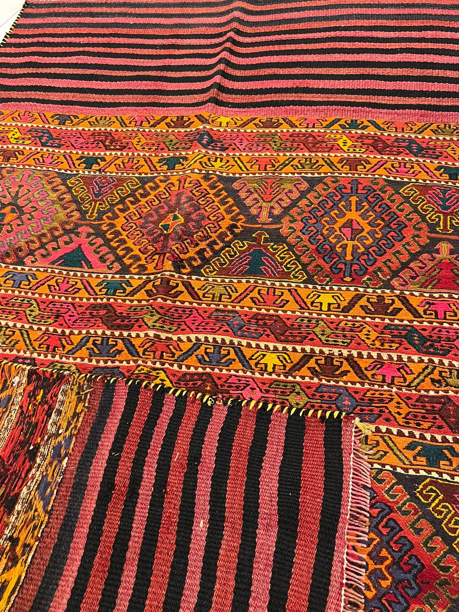 سجادة فاخرة 180x105 سم – ألوان ترابية وتصميم عرقي - صورة 3