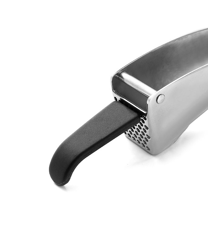 SIGNATURE quality garlic crusher - صورة 2