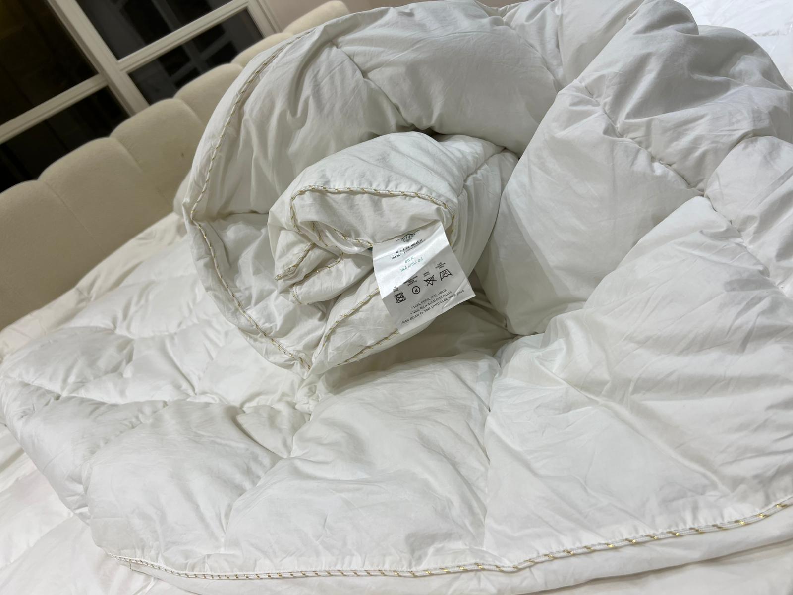 Double winter blanket with a goose feather touch