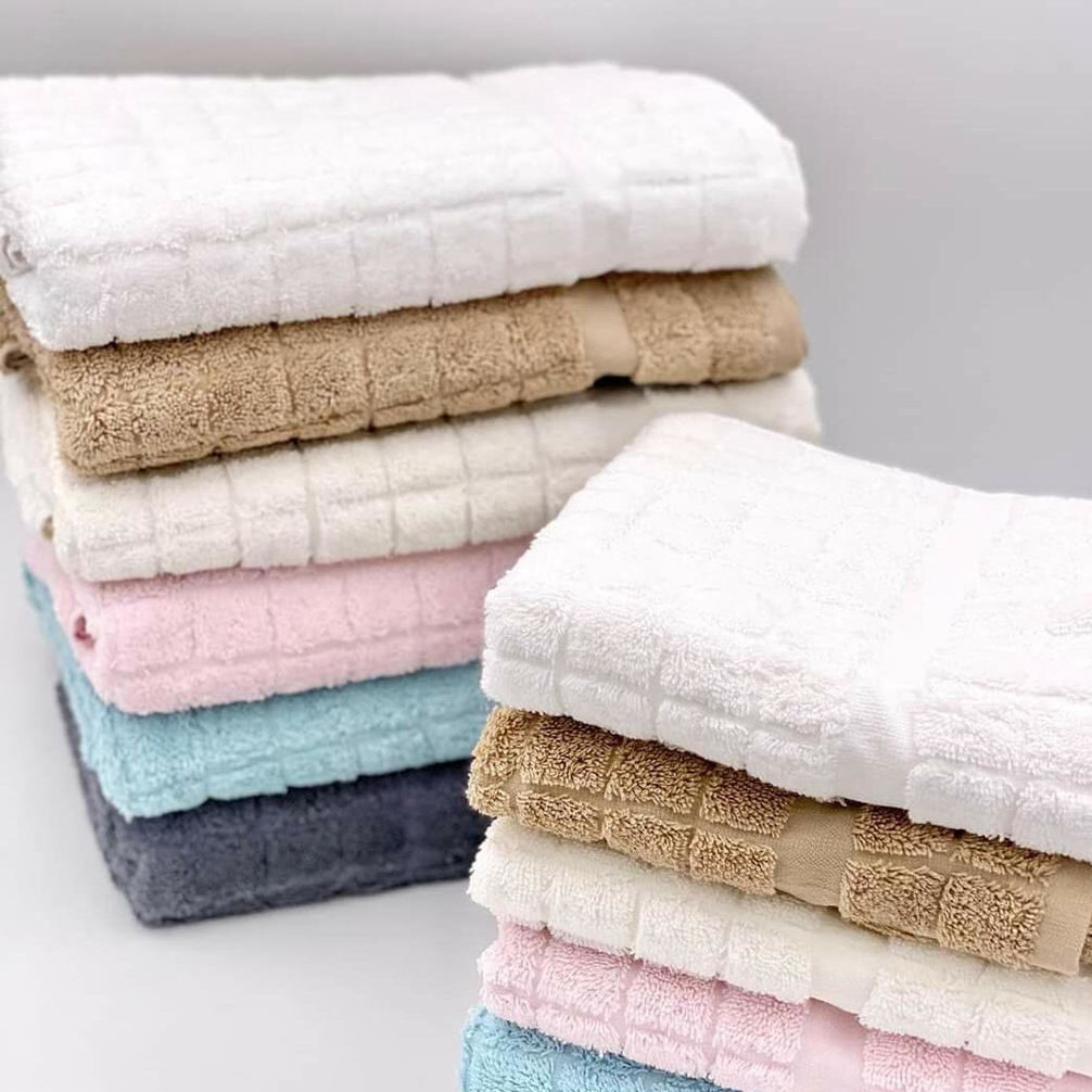 multiple color towels