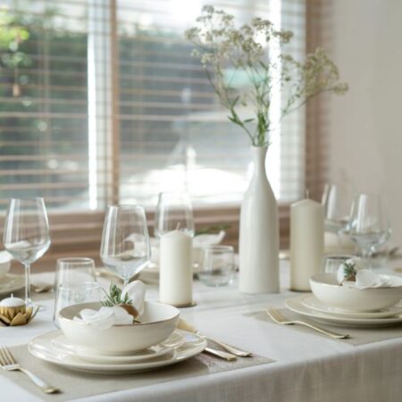 Contour model dining system