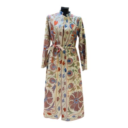 החלוק הפקיסטני | פריט ביגוד יוקרתי מעוצב ידנית