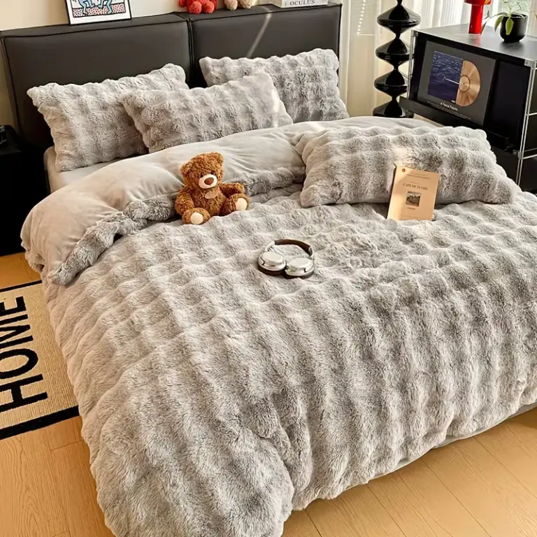 Luxury 7-Piece Faux Fur Ultra Soft Warm Winter King Bedding Set - Gray