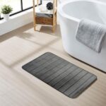 سجادة حمام الدرجات رمادية