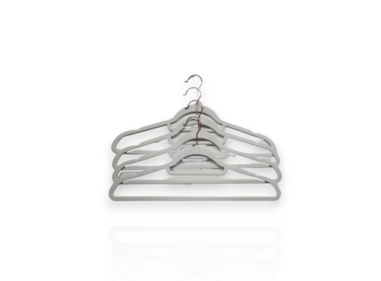 Бархатные вешалки белые – набор из 4 шт